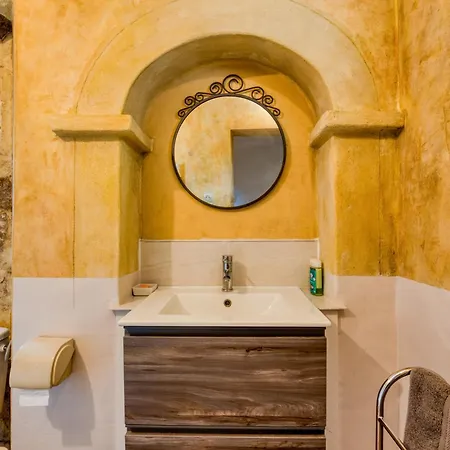 - Oasis Centre Charme Villa Montpellier