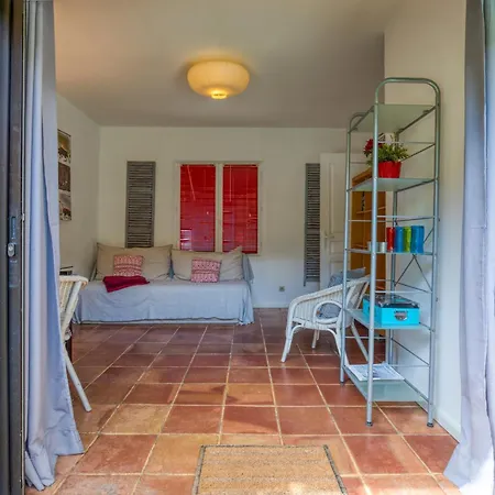 - Oasis Centre Charme